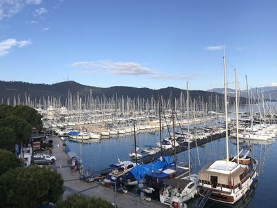 Ece Marina Suites