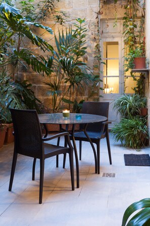 Appartamento, vista cortile (n° 1) | Terrazza/patio
