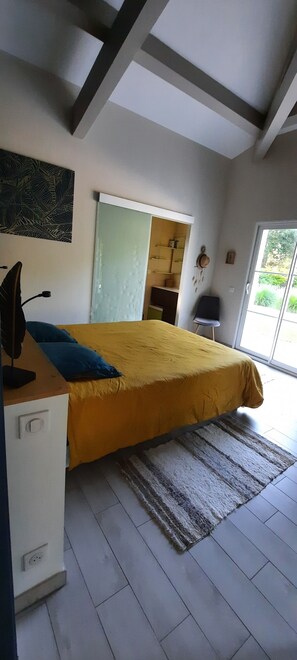 5 chambres, fer et planche à repasser, Wi-Fi gratuit, draps fournis