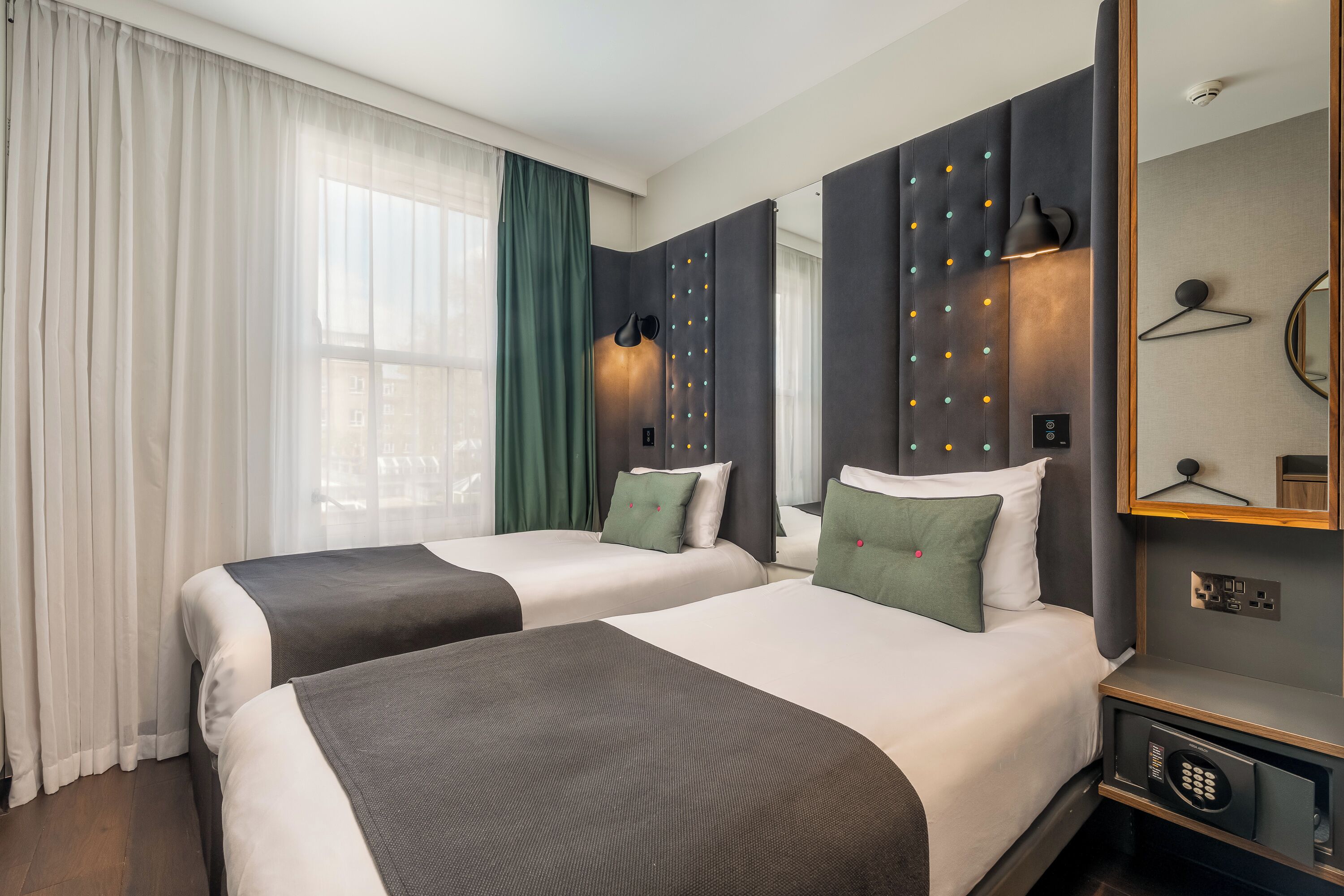 Cosy Twin with Window | In-room safe, desk, laptop workspace, blackout drapes