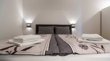 Triple Room, Balcony | 1 bedroom, in-room safe, desk, blackout drapes