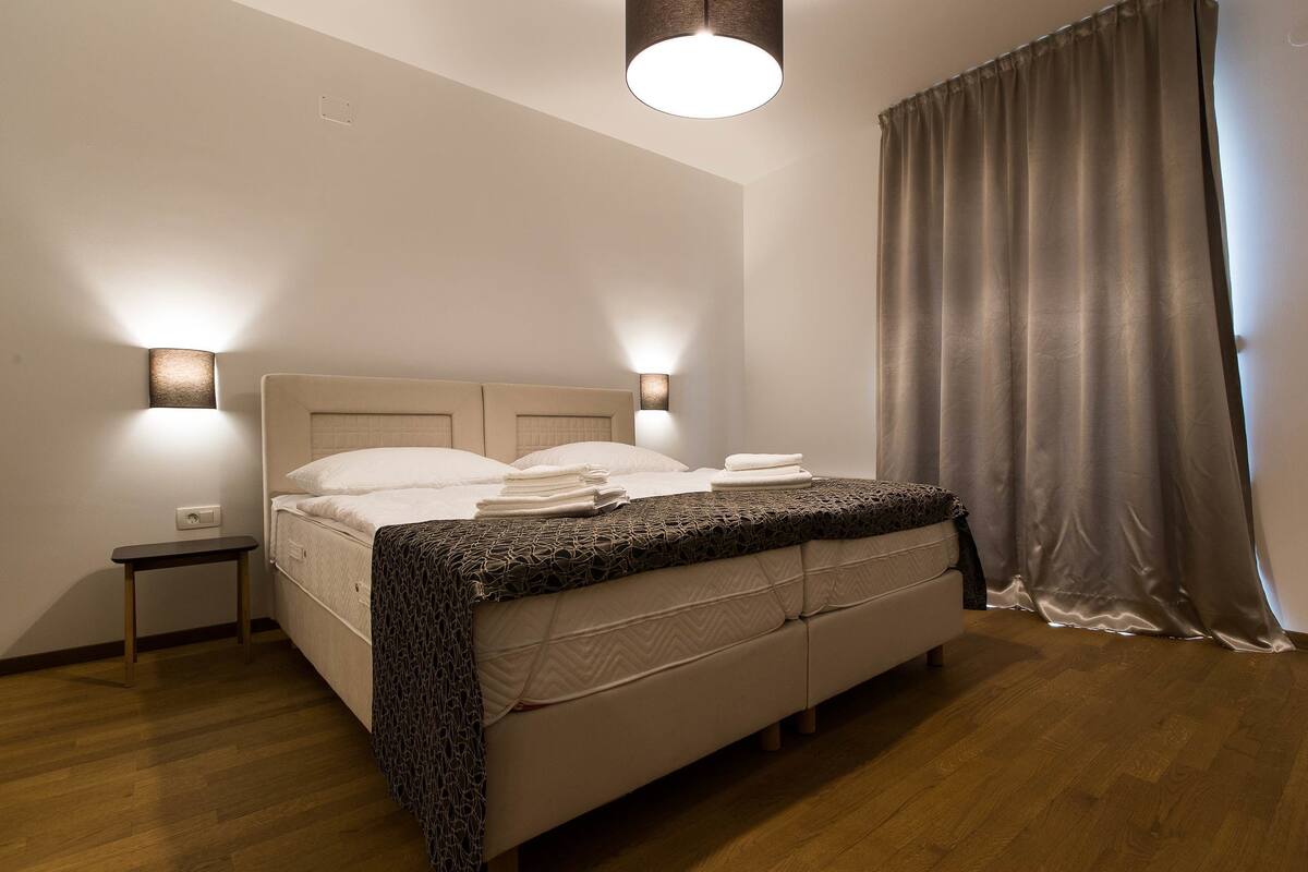 Double Room, Balcony | 1 bedroom, in-room safe, desk, blackout drapes