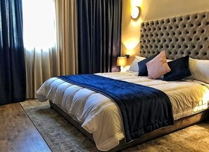 3 habitaciones, cortinas blackout y tabla de planchar con plancha 