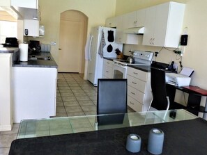 Fridge, microwave, oven, stovetop - Maria Maria vacation rental amazing lake view (Lehigh Acres)