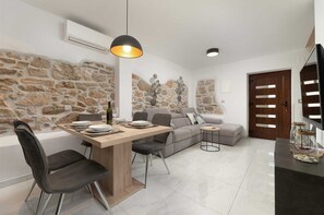 Dining - Villa Anika (Silo - island Krk)