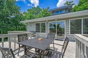 Outdoor dining - The Lookout (Dog-Friendly) (Smithville)