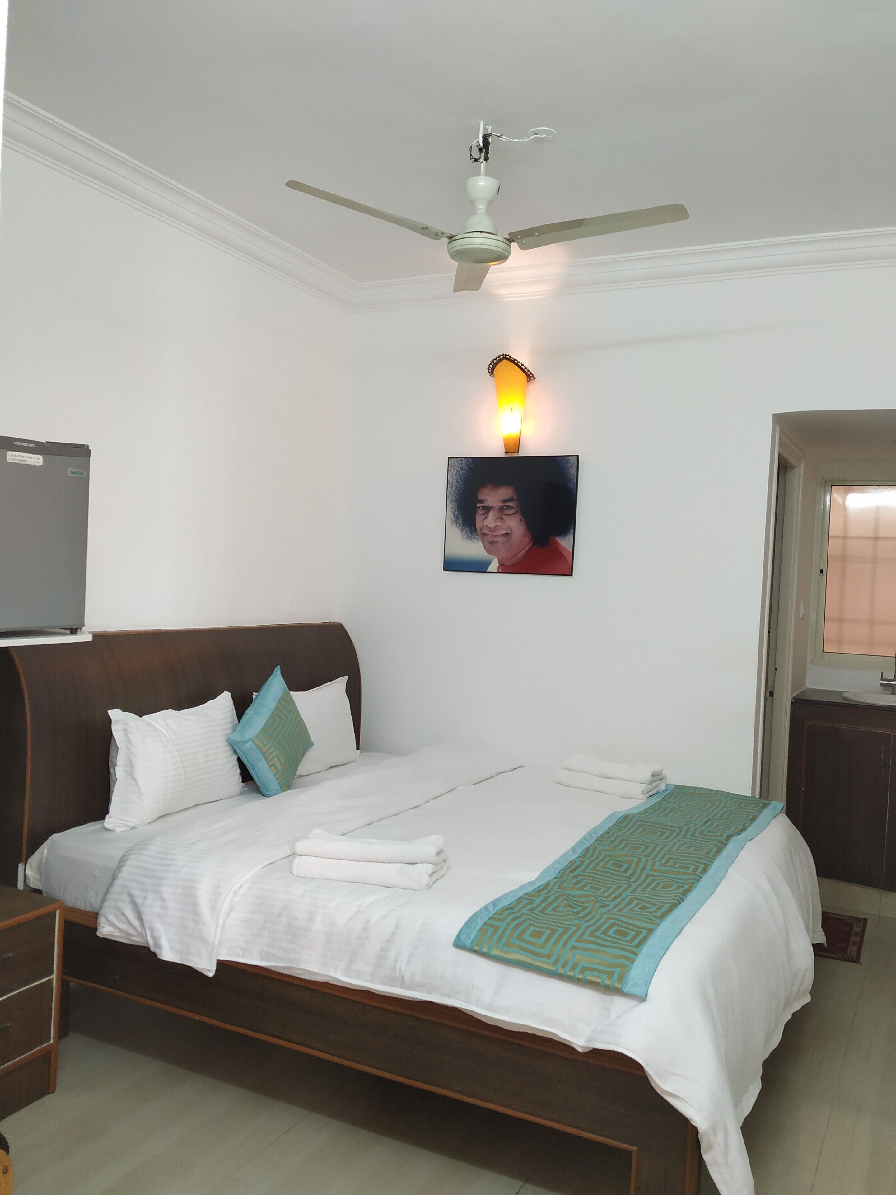 In-room safe, iron/ironing board, free WiFi, bed sheets