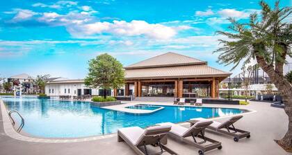 Luxury 3BR+1 Resort House w Pool @ Nadyne Gardens, ParkCity Hanoi