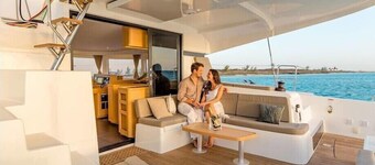 Luxury Catamaran Lagoon 42, islands from Dubrovnik to Split, AC & Generator