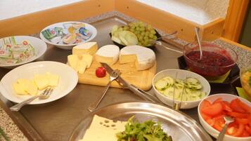 Daily buffet breakfast for a fee