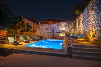 California Apartments III