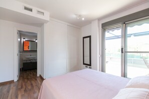 3 bedrooms, free WiFi, bed sheets