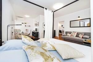 Wifi gratis y ropa de cama 