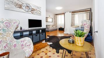 Apartment Mare Monte with Sea view | 起居区 | 平板电视