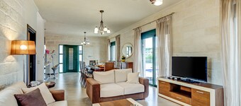 Luxury Villa Kera