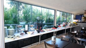 Free daily buffet breakfast - Sardunya Hotel (Fethiye)