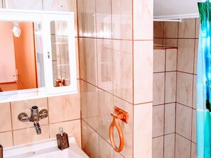 Apartment, Terrace | Bathroom | Combined shower/tub, hair dryer, towels, toilet paper - Apartments Princess (Senj)