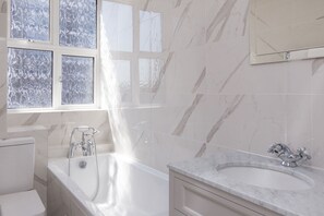 Apartment, 1 Bedroom | Bathroom