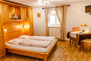 1 bedroom, individually decorated, individually furnished, desk - Domaine Sylvie Fahrer & Fils (Saint-Hippolyte)