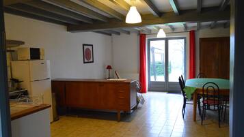 Cottage, 2 Bedrooms (6 pax) | Living area