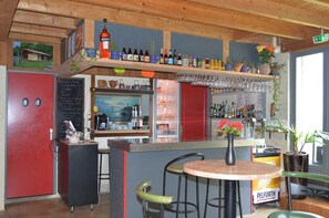Snack bar