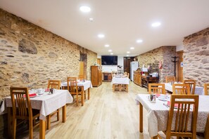 Desayuno buffet todos los días (con cargo)