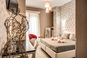 Standard Double or Twin Room | Individually decorated, individually furnished, desk, free WiFi - Santamaggiore Inn (Rome)