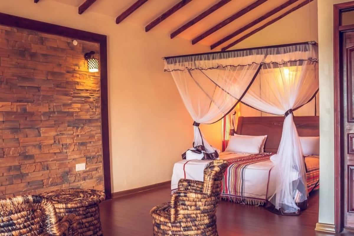 Standard Double Room | Meja, ruang kerja komputer riba, Wi-fi percuma, cadar katil
