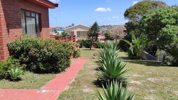 Signature Apartment, 3 Bedrooms, Garden View | Terrace/patio