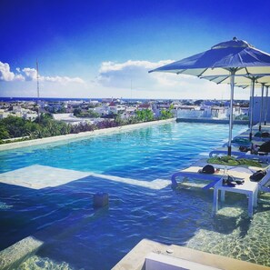Utomhuspool