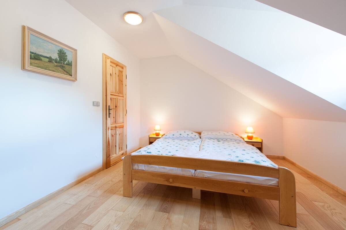 Classic Room, 1 Queen Bed, City View (4) | Blackout drapes, soundproofing, rollaway beds (surcharge), WiFi (free)