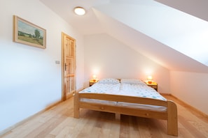 Blackout curtains, soundproofing, rollaway beds, free WiFi - Pension Krumau (Cesky Krumlov)