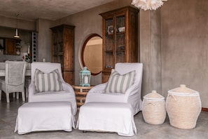 Family House | Living room - Blue Pearl - situated right on the beach (Swakopmund)