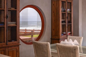 Family House | In-room dining - Blue Pearl - situated right on the beach (Swakopmund)