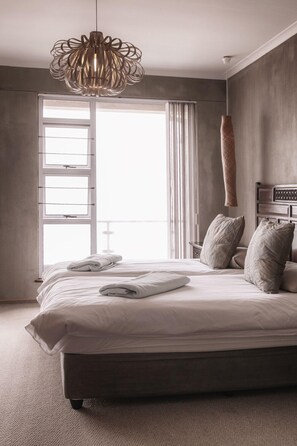 Family House - Blue Pearl - situated right on the beach (Swakopmund)