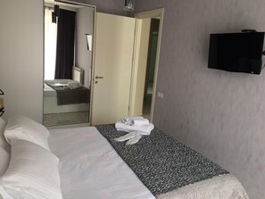 1 chambre, fer et planche à repasser, Wi-Fi gratuit