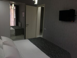 1 chambre, fer et planche à repasser, Wi-Fi gratuit