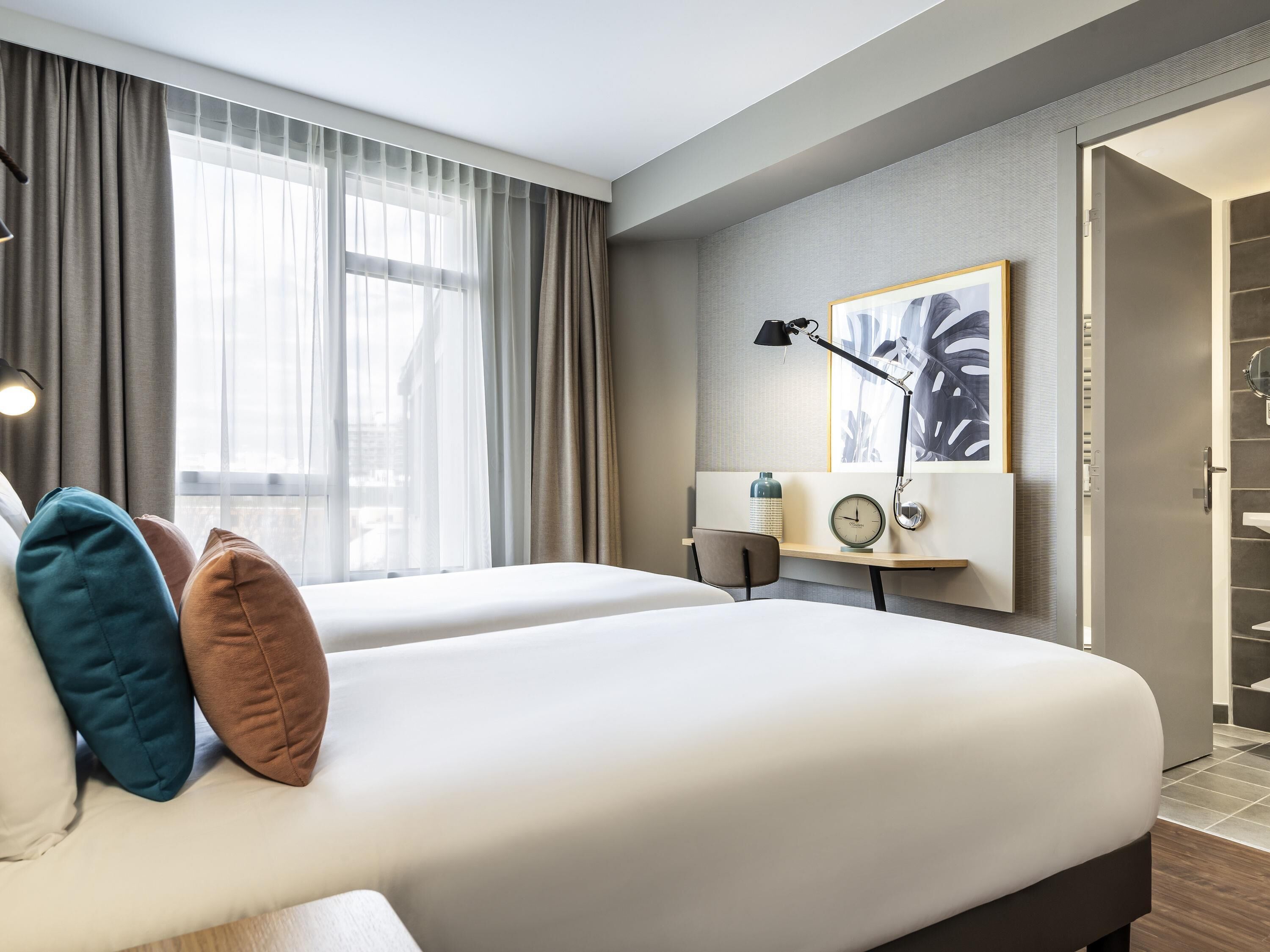 Studio, 1 Double Bed | In-room safe, desk, blackout drapes, iron/ironing board