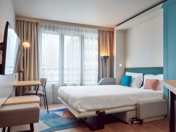 Studio, 1 parisänky | Tallelokero huoneessa, työpöytä, pimennysverhot, silitysrauta/-lauta