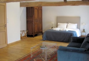 Luxe beddengoed, een kluis op de kamer, individueel gedecoreerd