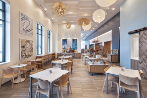 Desayuno continental incluido todos los días