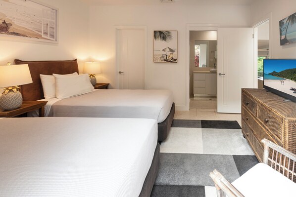 3 bedrooms, desk, iron/ironing board, travel cot