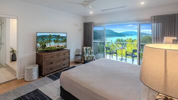 3 chambres, bureau, fer et planche à repasser, lit parapluie