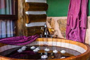 Family Chalet (Ofurô) | Deep-soaking bathtub - Pousada Cabanas no Mundo (Gonçalves)
