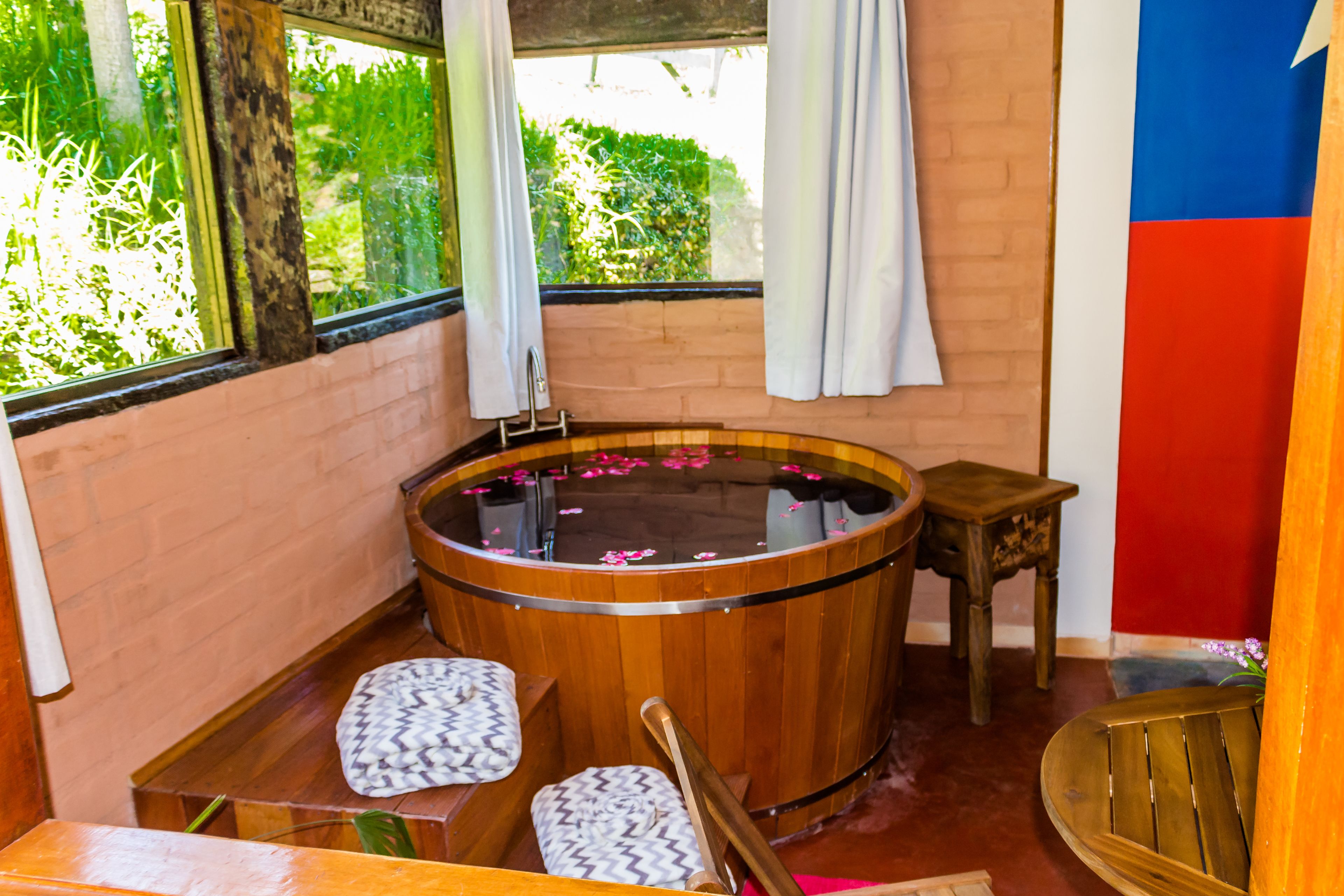Suíte (Ofurô) | Banheira de imersão