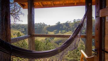 Chalé panorâmico, vista para a montanha | Individualmente decorados, individualmente mobiliados