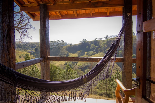 Chalé panorâmico, vista para a montanha | Individualmente decorados, individualmente mobiliados