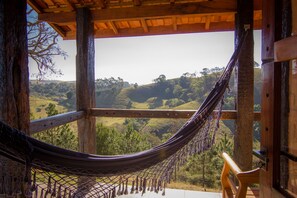 Panoraamachalet, vuoristonäköala | Yksilöllisesti sisustettu, yksilöllisesti kalustettu