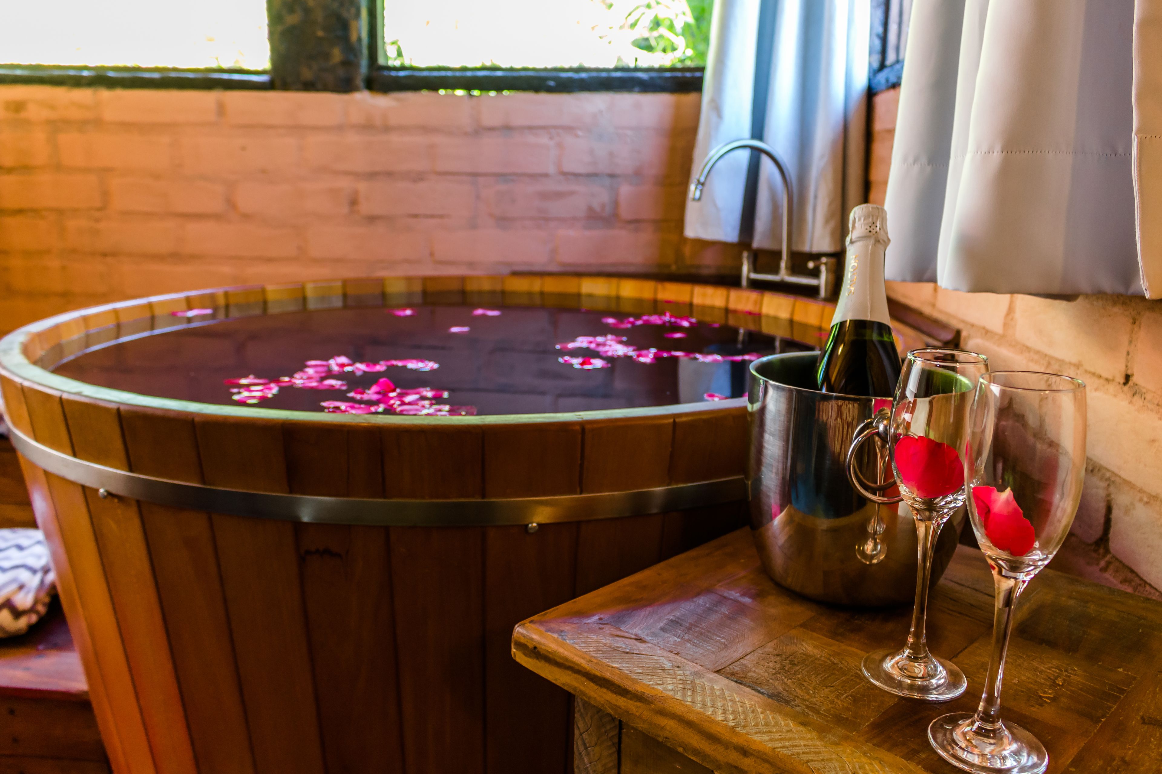 Suíte (Ofurô) | Vista do quarto