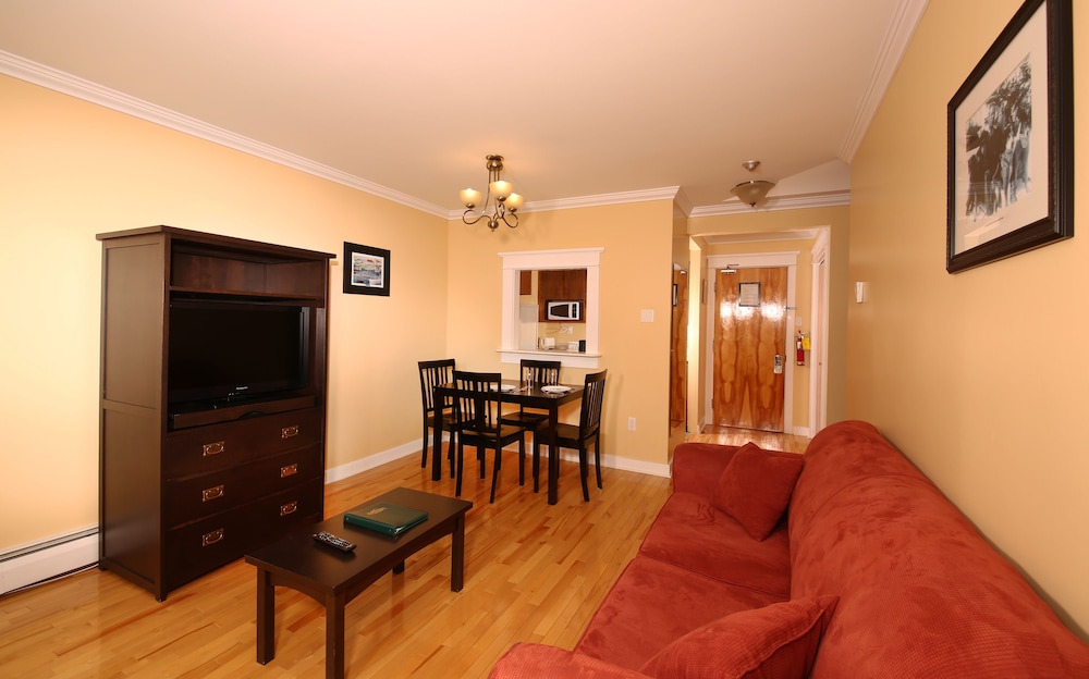 Grenfell Heritage Hotel and Suites by null